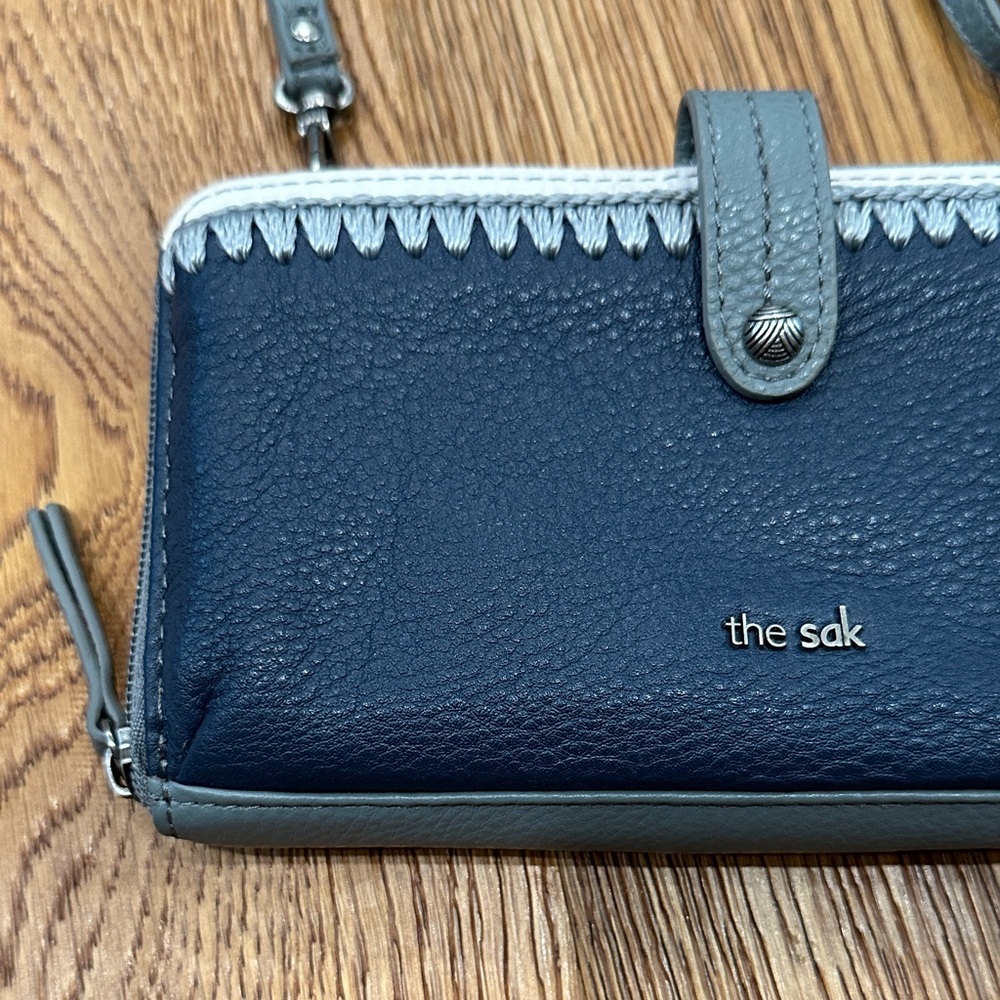 The Sak Navy and Light Gray Crossbody Wallet Purse - Picture 3 of 7